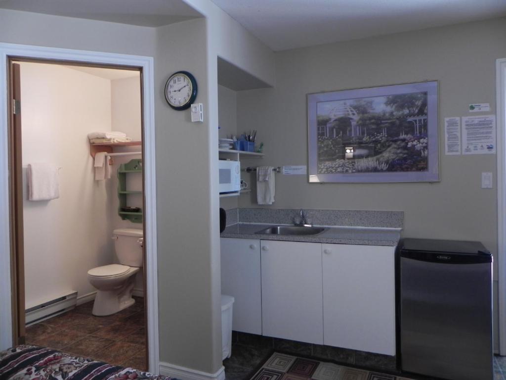 Destiny Beach Resort Osoyoos Quarto foto