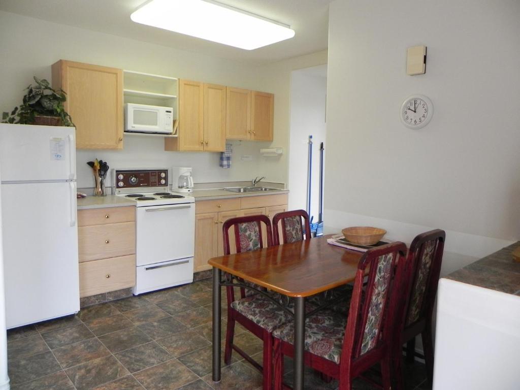 Destiny Beach Resort Osoyoos Quarto foto