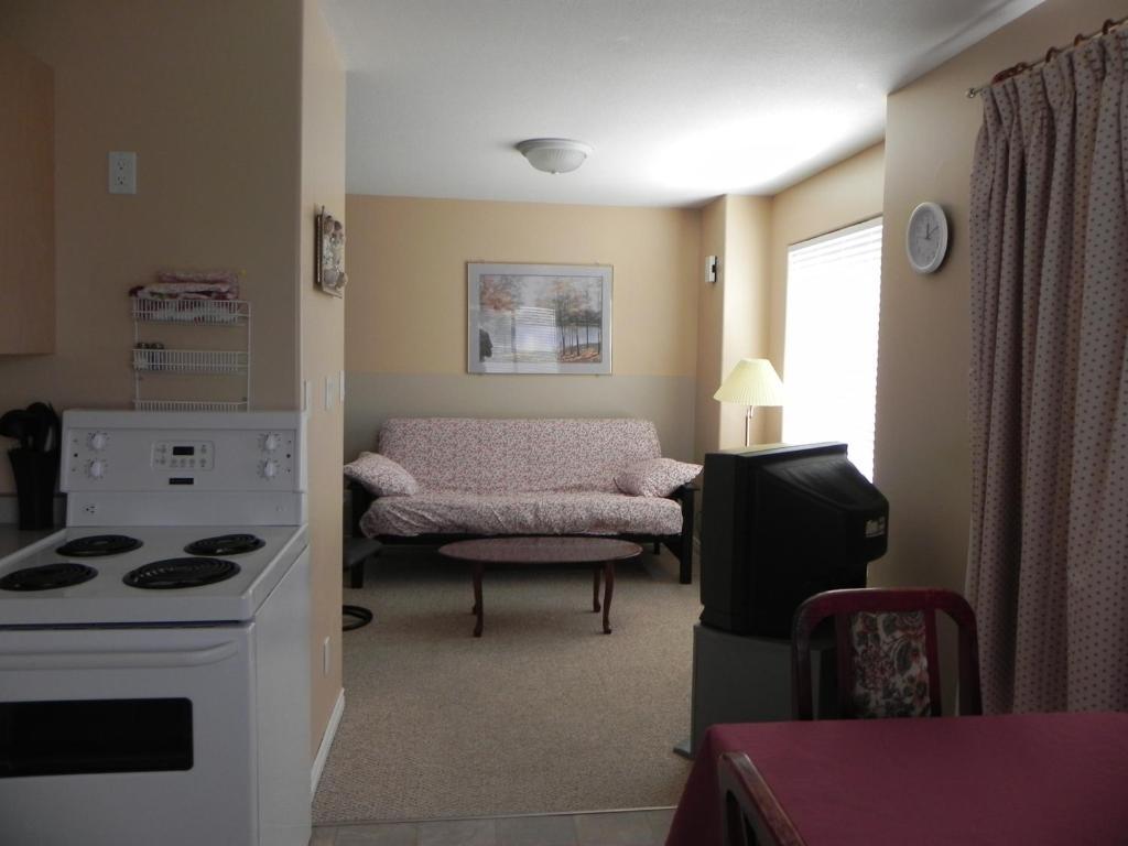 Destiny Beach Resort Osoyoos Quarto foto