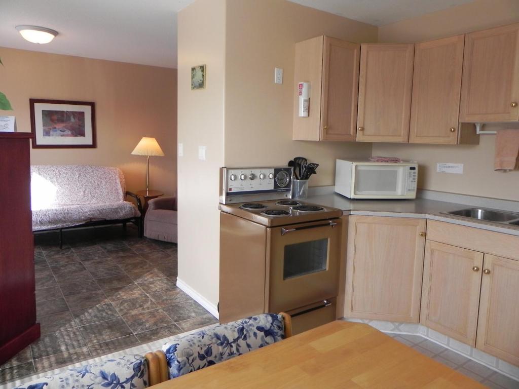 Destiny Beach Resort Osoyoos Quarto foto