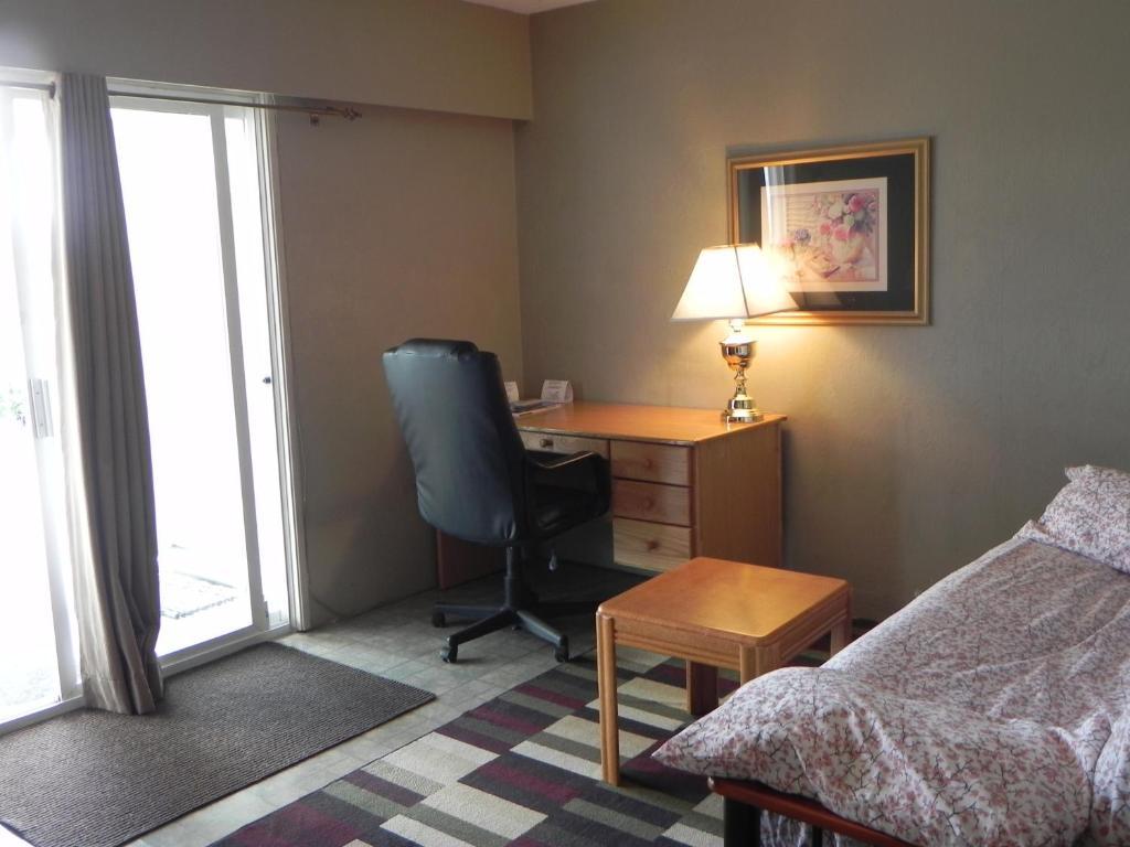 Destiny Beach Resort Osoyoos Quarto foto
