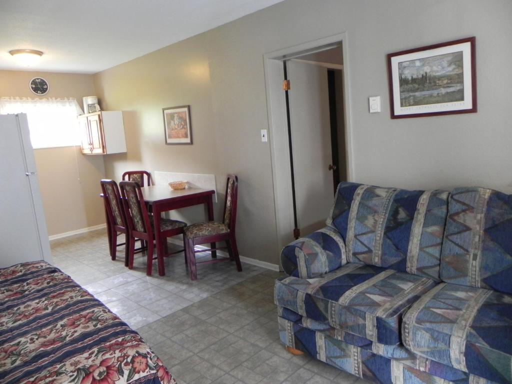 Destiny Beach Resort Osoyoos Quarto foto