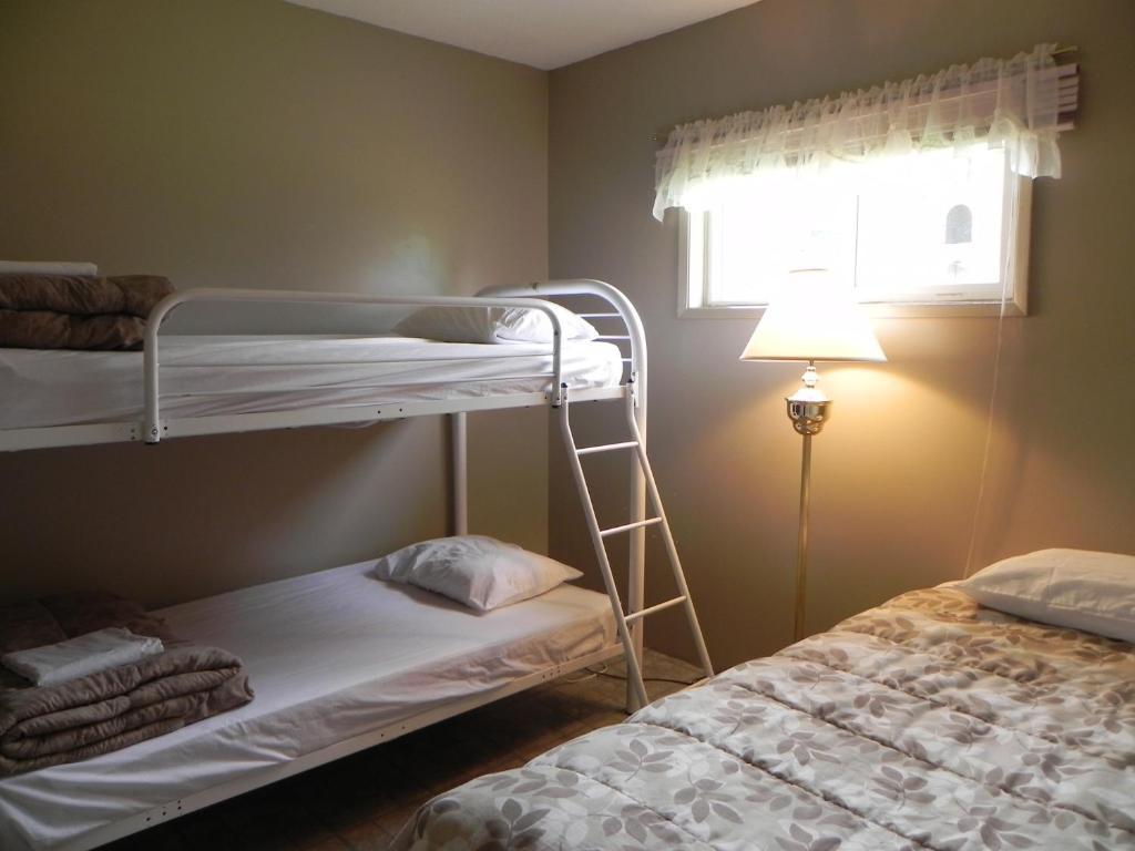 Destiny Beach Resort Osoyoos Quarto foto